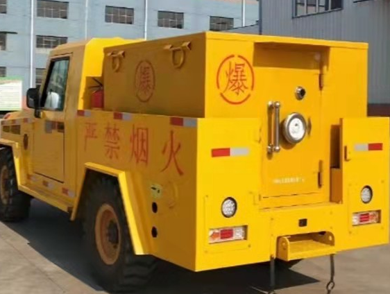 桃源凯龙爆破器材运输车：保障爆破任务的安全运行